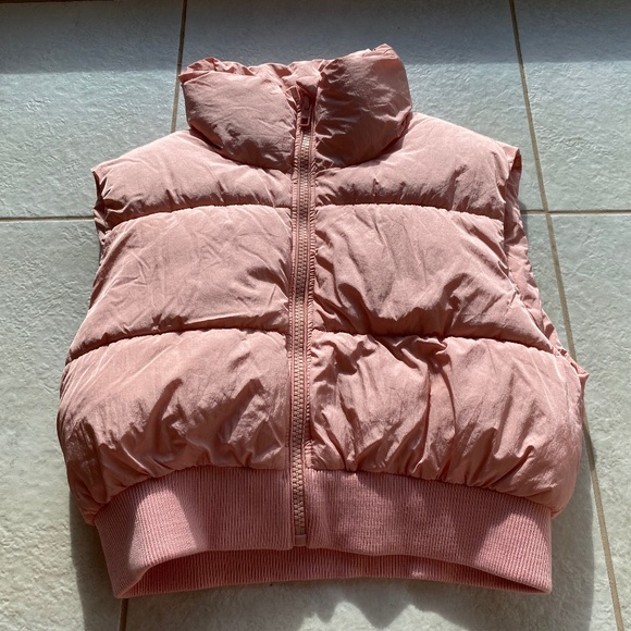NEW Women's Winter Crop Vest Puffer Vest Small Pink - Picture 1 of 7